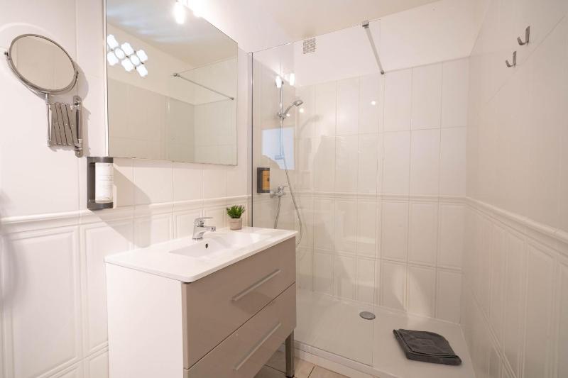 Quadruple Room image 3