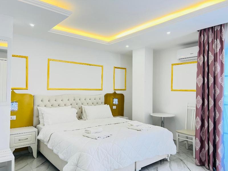 Deluxe Double Room image 1
