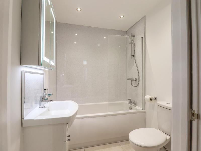 Ferryside - image 31