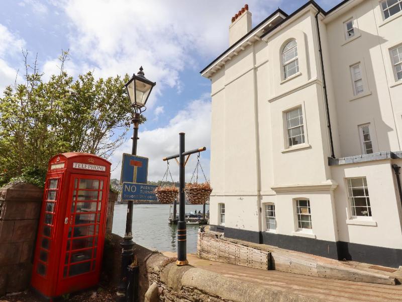 Ferryside - image 8