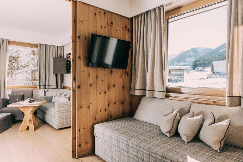 Junior Suite image 4