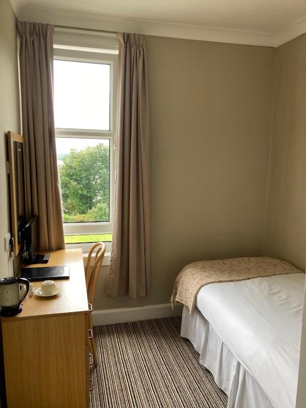 Single Room with Sea View image 4