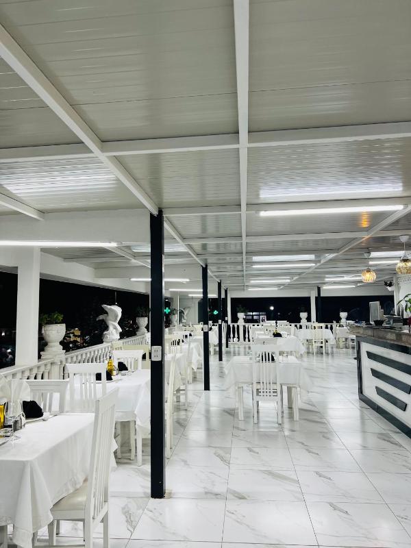 UJVARA HOTEL - image 4