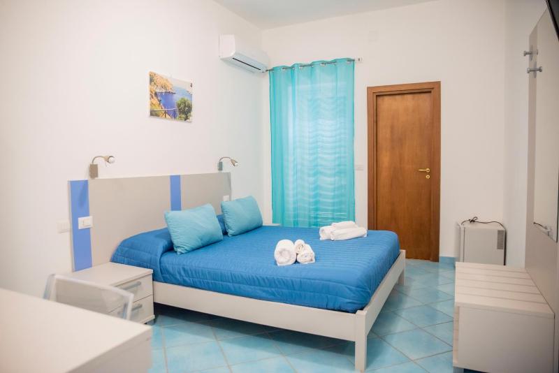 Standard Double Room image 1