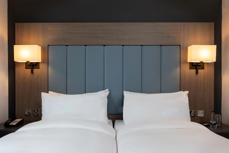 The Queens Hotel - image 3