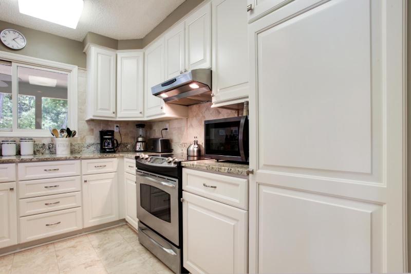 7647 Huntington - image 7