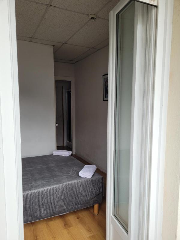 Double Room image 3