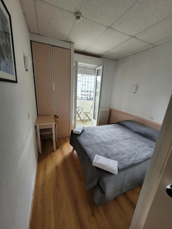 Double Room image 4