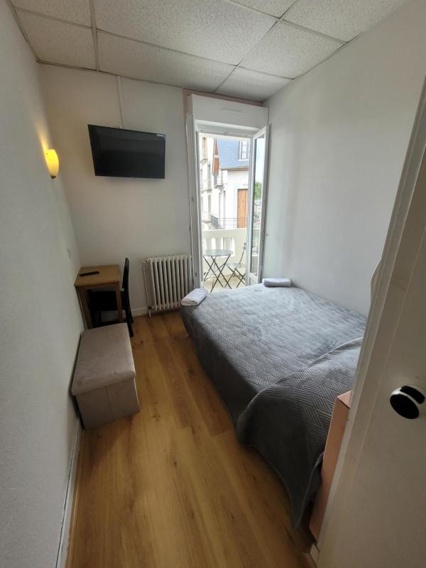 Double Room image 1