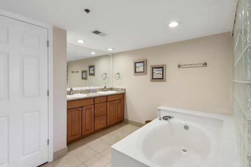 3321 Villamare - image 21