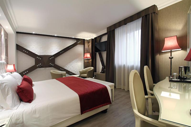 Deluxe Junior Suite image 3