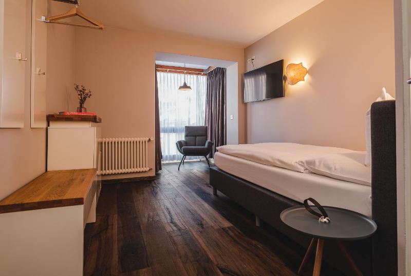 Standard Single Room image 4