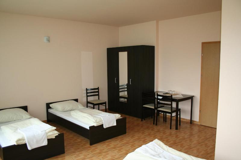 Quadruple Room image 3