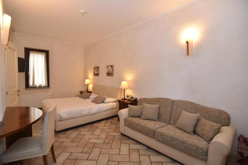 Triple Room image 1