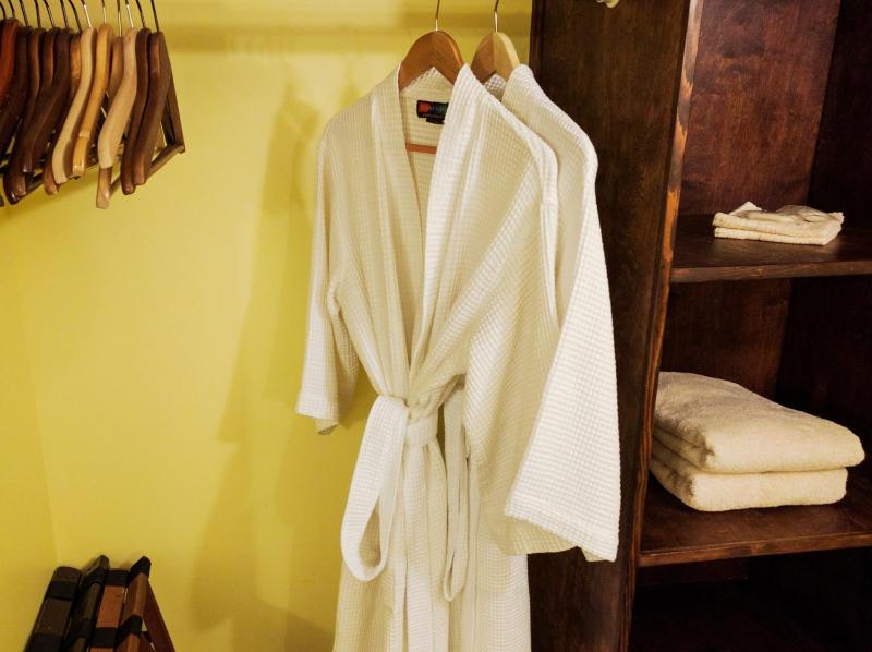 Bluebird Guesthouse - image 12