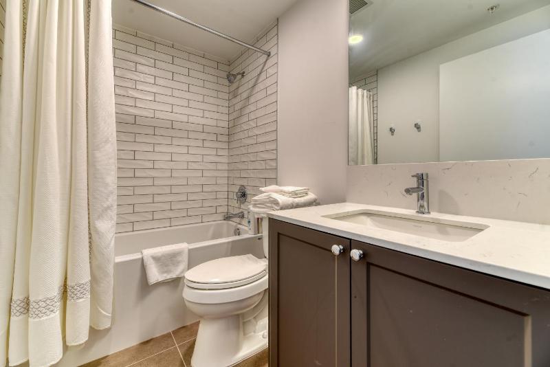 Kensington Suite 2bed & 1bath - image 4