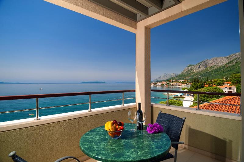 Superior Double or Twin Room with Sea View image 4