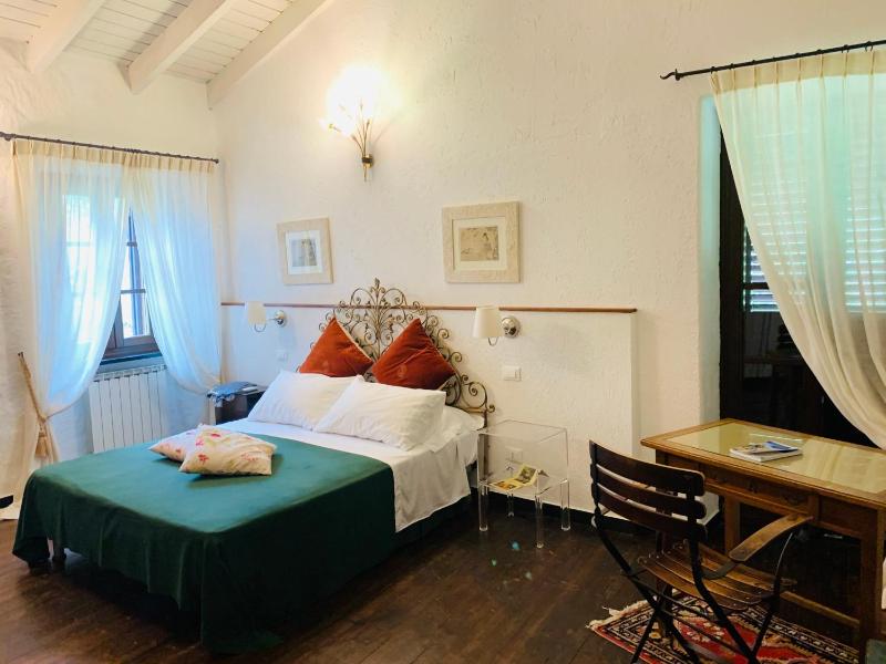 Double Room with Garden View image 2