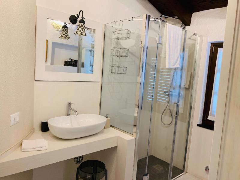 Double Room with Garden View image 4