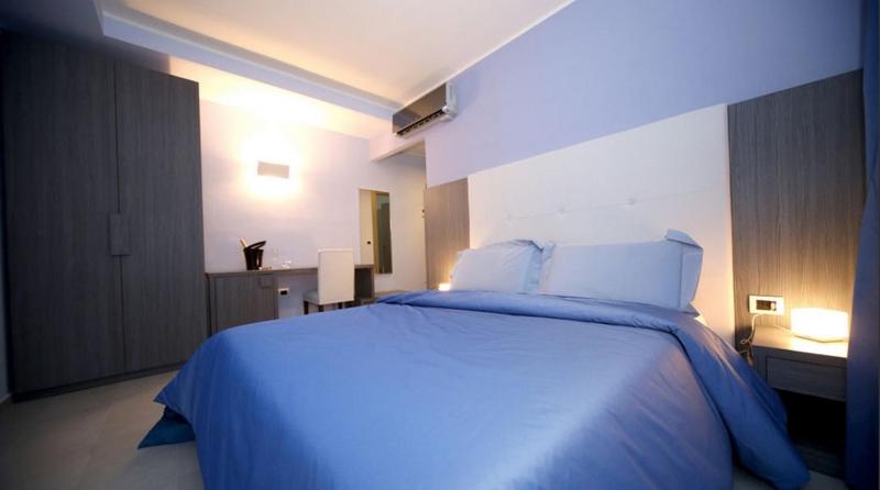 Deluxe Room image 1