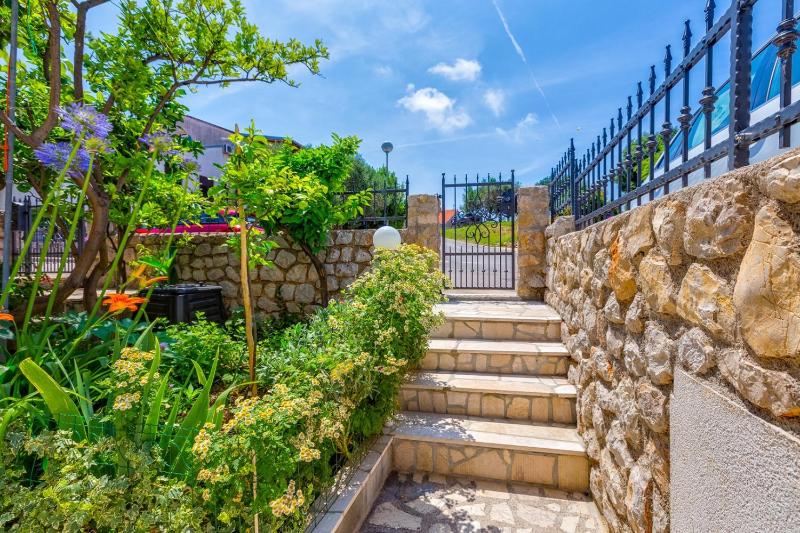 Apartments Matea Mali Lošinj - image 21