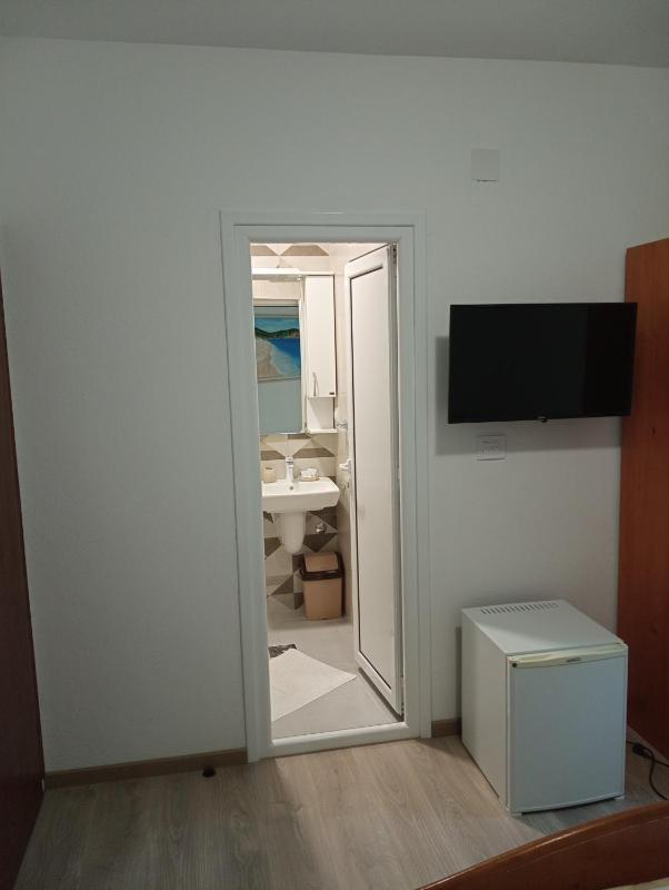 Double Room with Garden View image 4