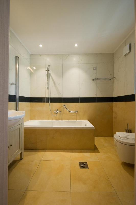 Deluxe Double or Twin Room image 2