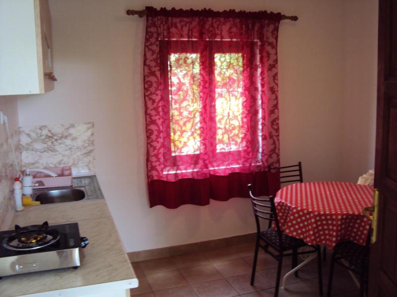 Twin Room image 4