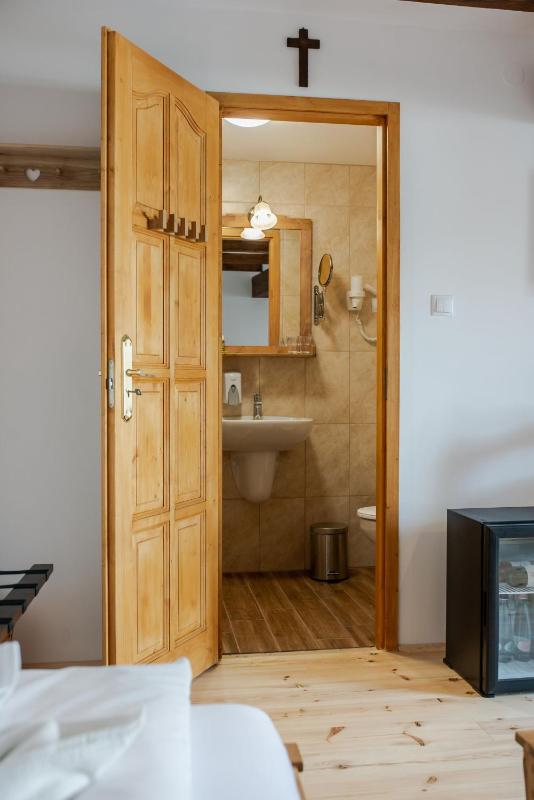 Double Room with Extra Bed image 2