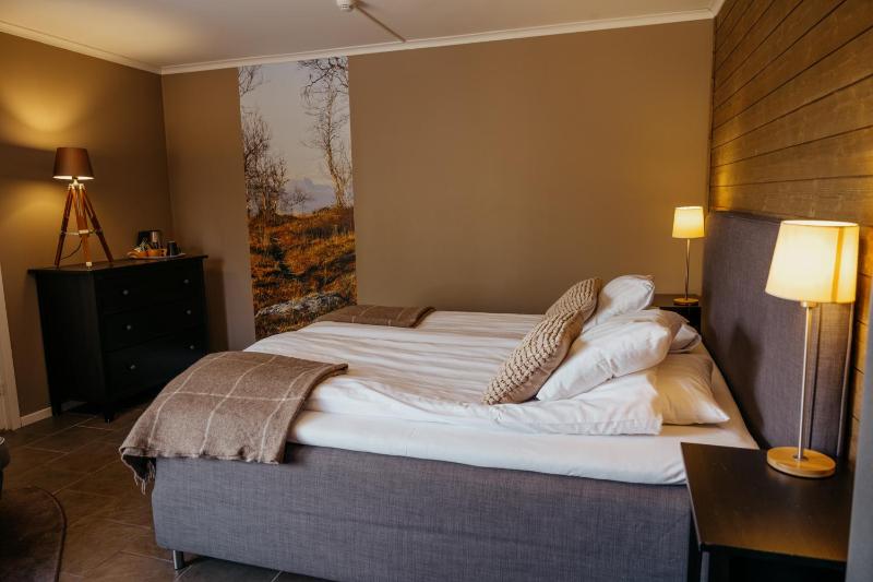 Superior Double or Twin Room image 4