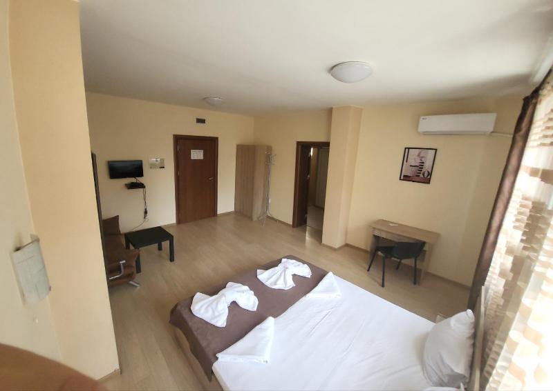 Twain Apart&Rooms - image 15
