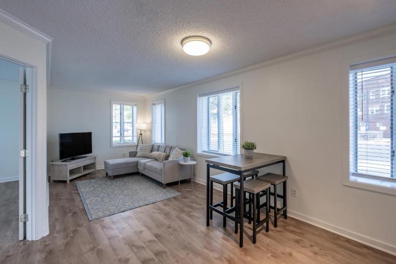 Queen Suite image 3