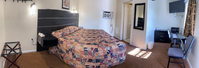 King Room image 3