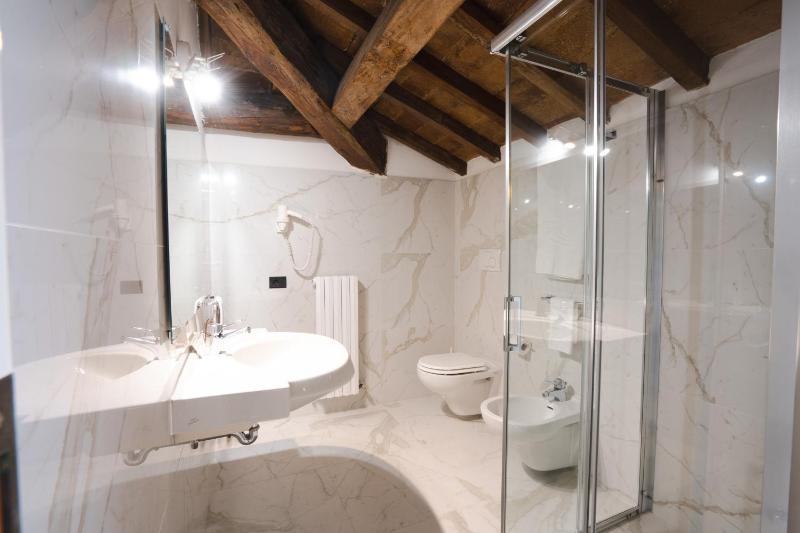 Double Attic Room image 4