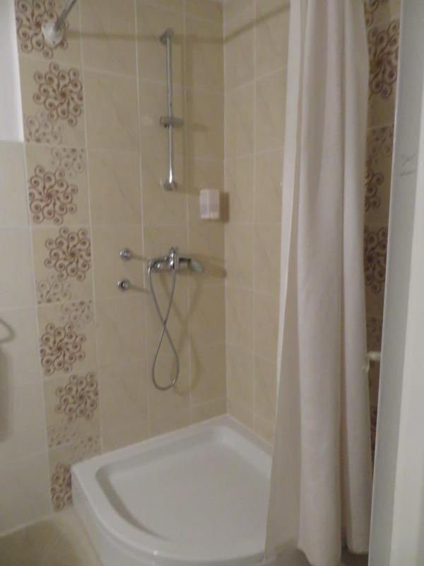 Double Room image 3