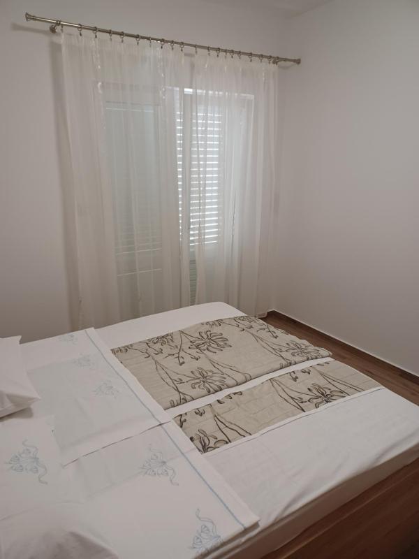 Three Bedroom Apartment image 4