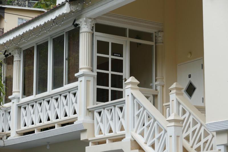 Bascombe Apartments - image 2