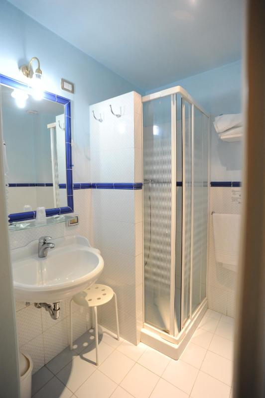 Superior Double or Twin Room with Sea View image 1