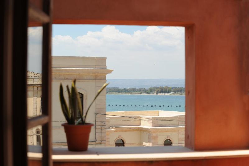 Superior Double or Twin Room with Sea View image 2