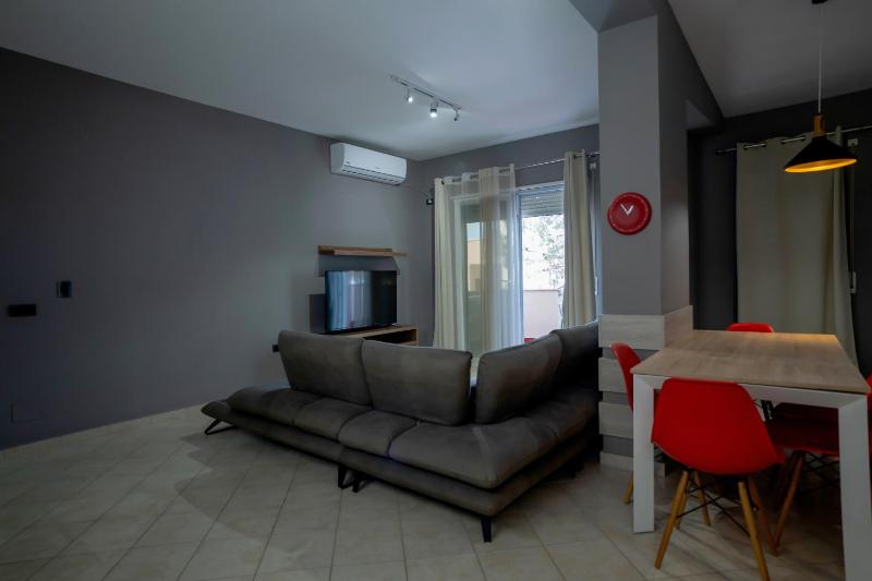 Evergreen Pines Apartment - image 4