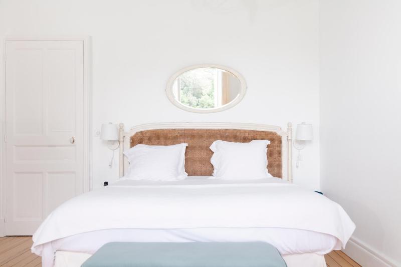 Deluxe Double Castle Room image 4