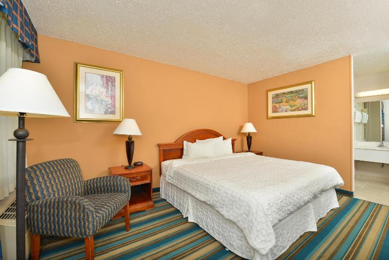 Queen Room - Disability Access - Non-Smoking image 3