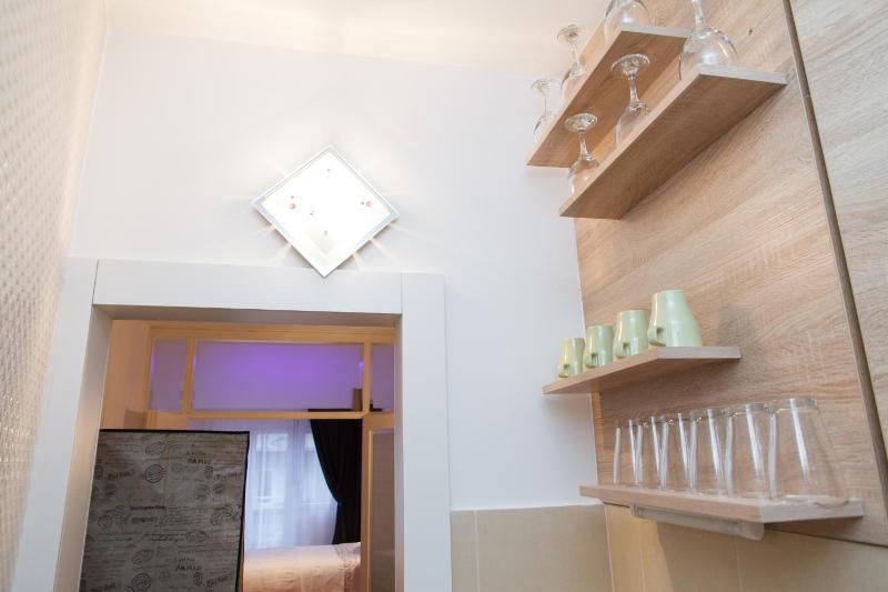 Deluxe Studio image 4