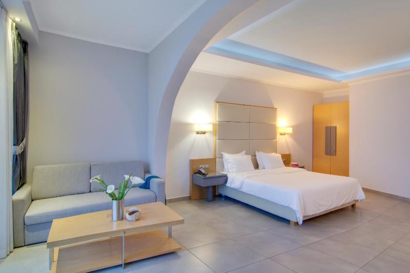  Junior Suite with Balcony and Sea View image 1