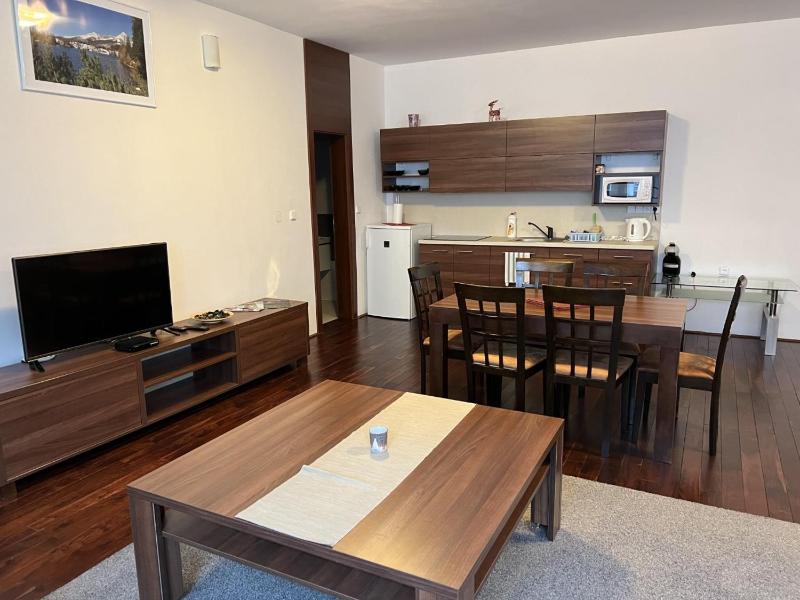 One-Bedroom Apartment image 4