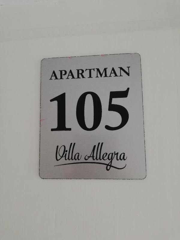 One-Bedroom Apartment with Balcony and Sea View image 2