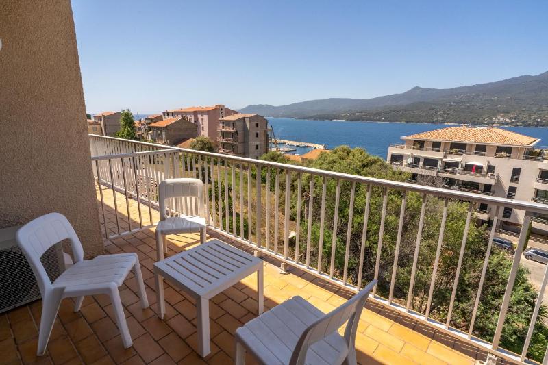 Triple Room with Sea View image 3