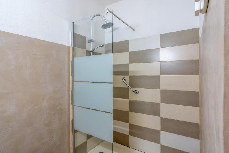 Double Room with Garden View image 3