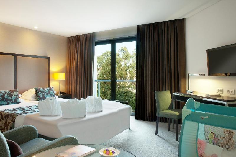 Double or Twin Room with Extra Bed image 3