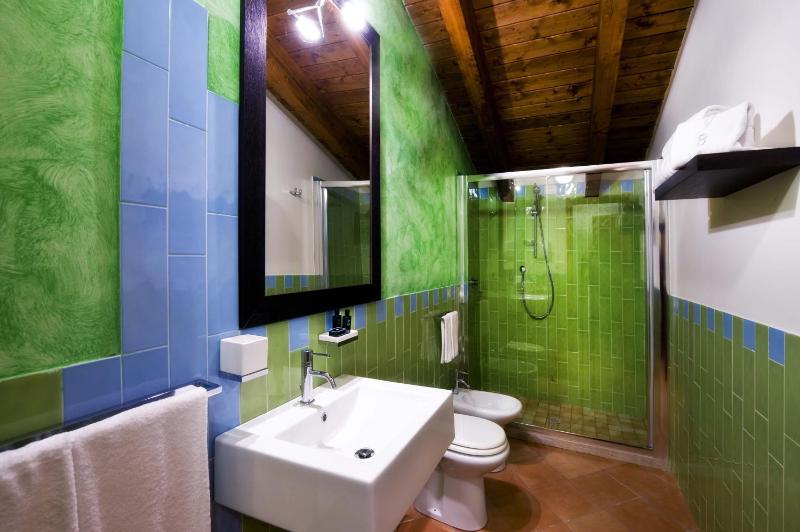 Double Room image 2